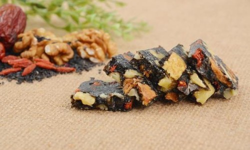 菠萝带皮怎么切-【菠萝皮的制作方法】菠萝带皮的吃法有哪些 - 菠萝带皮的吃法网